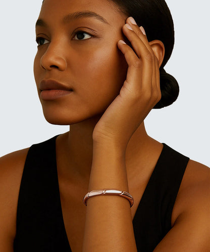 14K Gold Bracelet With Classic Design Accent