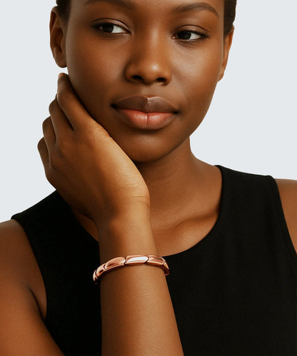 14K Gold Bracelet With Classic Design Accent